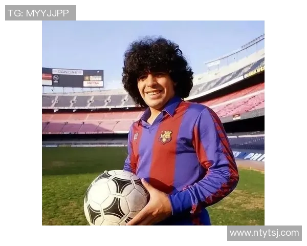 传奇足球巨星马拉多纳精彩瞬间卡片展现其辉煌职业生涯 传奇足球巨星马拉多纳精彩瞬间卡片展现其辉煌职业生涯